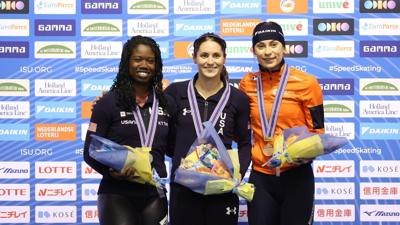 OBIHIRO, JAPAN - NOVEMBER 10: (L-R) Second place winner Erin Jackson of United States, first place winner Kimi Goetz of United States and third place winner Femke Kok of Netherlands pose on the podium after 1st 500m Women Division A race on day one of  ...